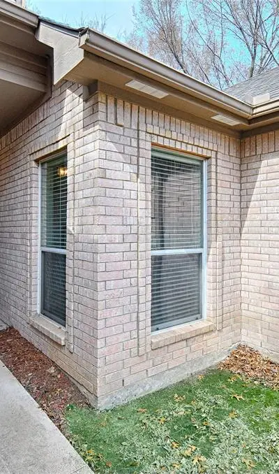 400 Dale Hollow Road, Fort Worth TX 76103 - Photo 4