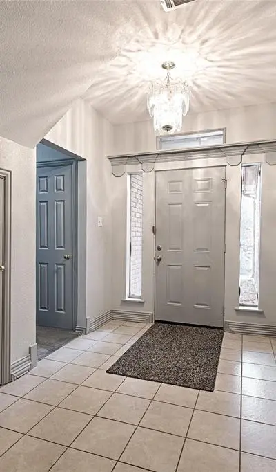 400 Dale Hollow Road, Fort Worth TX 76103 - Photo 5