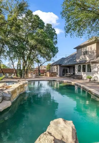 100 Oakview Drive, Hudson Oaks TX 76087