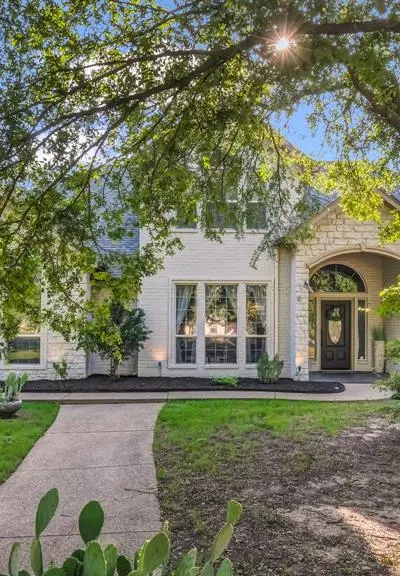 100 Oakview Drive, Hudson Oaks TX 76087 - Photo 2