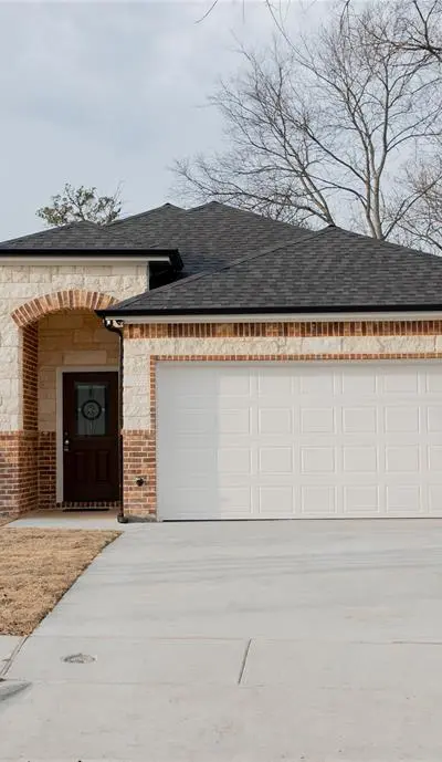 1527 Caldwell Avenue, Dallas TX 75223 - Photo 2