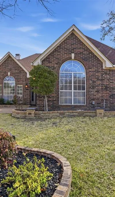 2221 Templeton Drive, Arlington TX 76006