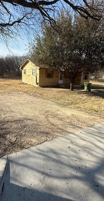 318 S Church Street, Hillsboro TX 76645 - Photo 2
