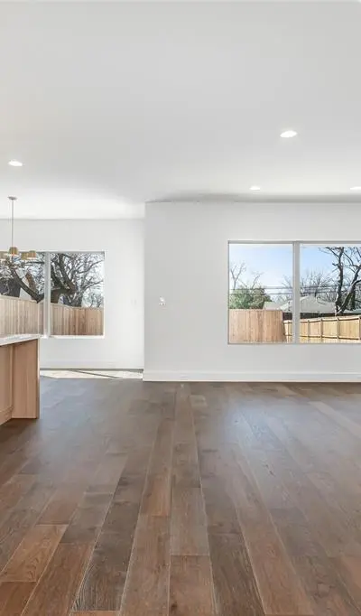 1107 Mount Auburn Avenue, Dallas TX 75223 - Photo 2