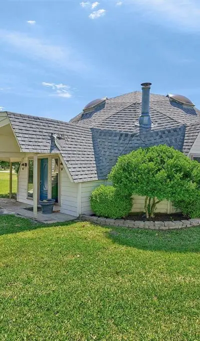 114 E Seminole Drive, Lake Kiowa TX 76240