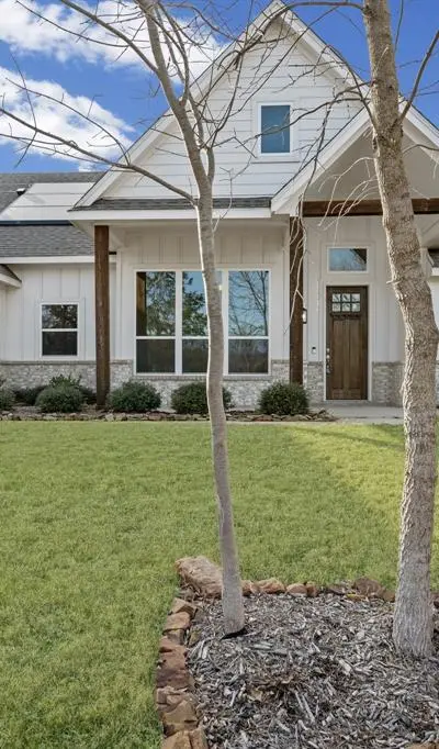 1045 Churchill Lane, Millsap TX 76066
