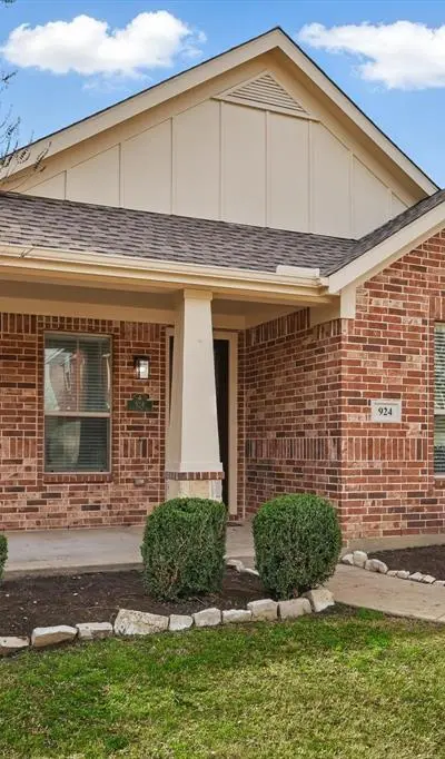 924 Charleston Lane, Savannah TX 76227 - Photo 5