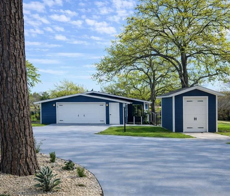 106 Blackfoot Trail, Lake Kiowa TX 76240