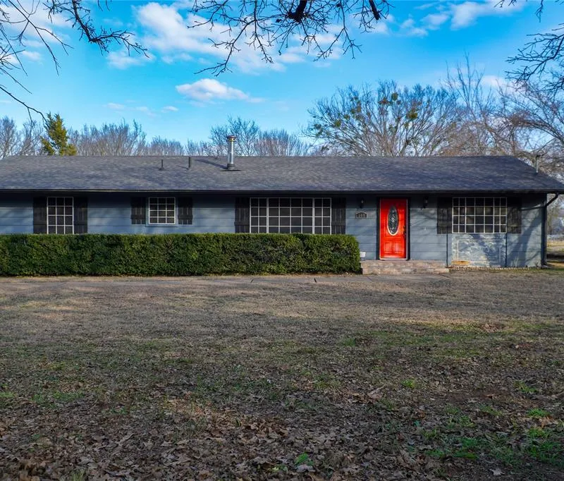 305 N Eastern Street, Keene TX 76059