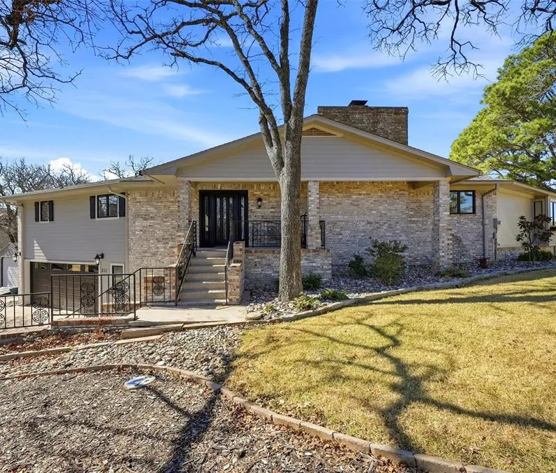 231 Cayuga Trail, Lake Kiowa TX 76240