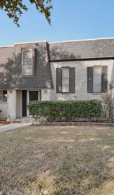 2315 Blue Sage Lane, Arlington TX 76014 - Photo 2