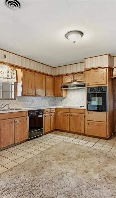 209 Modoc Trail, Lake Kiowa TX 76240 - Photo 5
