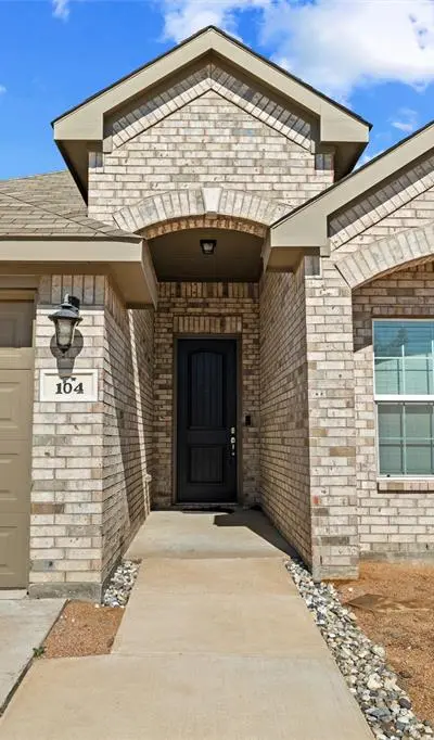 104 Cadyn Drive, Keene TX 76059