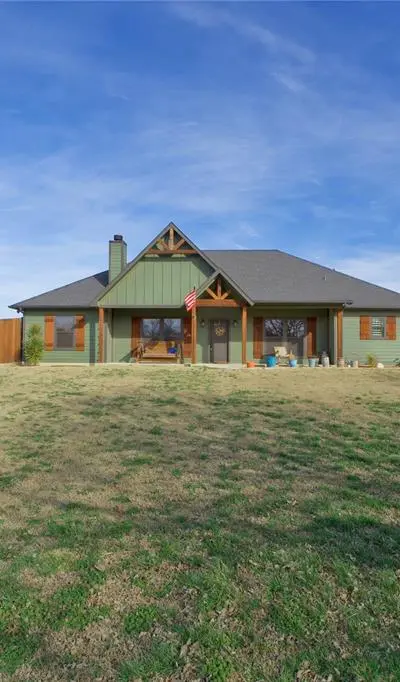 700 N Mesquite Street, Muenster TX 76252 - Photo 2