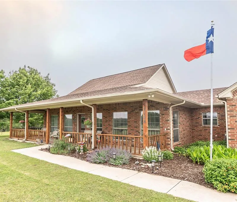 2168 Fruitland Road, Sunset TX 76270
