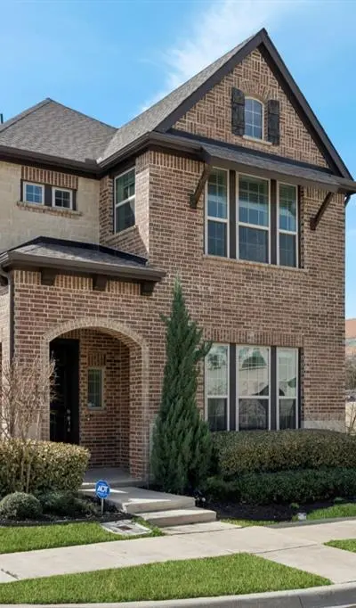 648 Courtyard Lane, Irving TX 75039