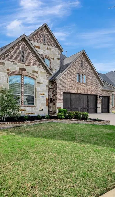 1052 Highpoint Way, Roanoke TX 76262 - Photo 2