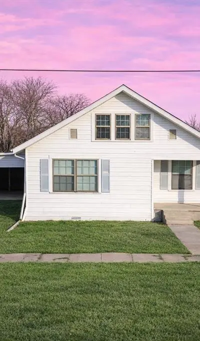 108 W Stroud Street, Frost TX 76641