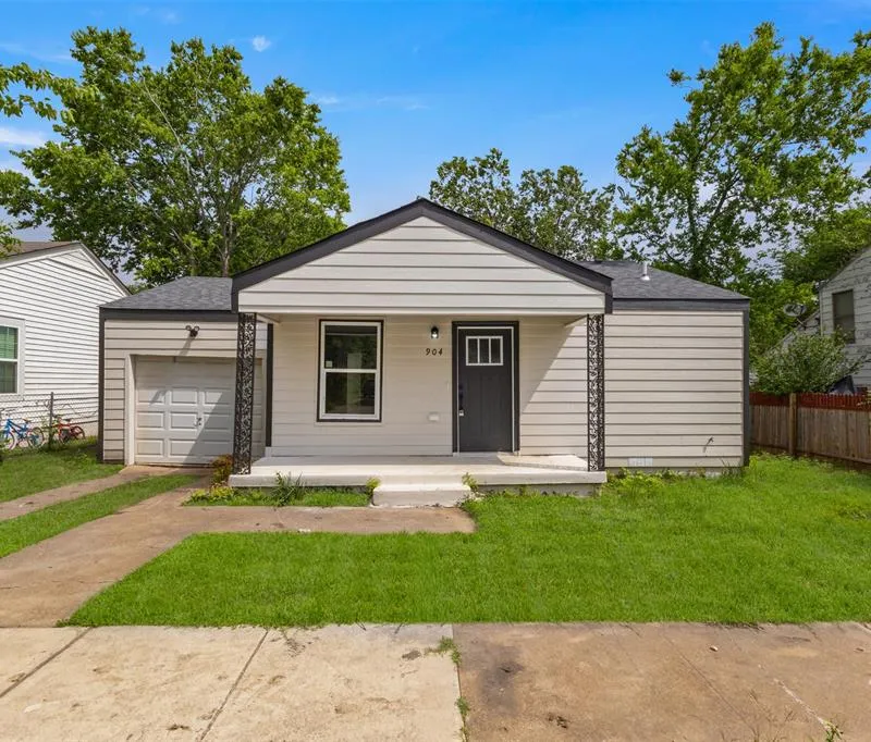 904 W Anthony Street, Fort Worth TX 76115