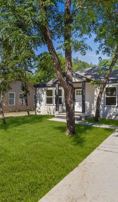 916 Blandin Street, Fort Worth TX 76111 - Photo 3
