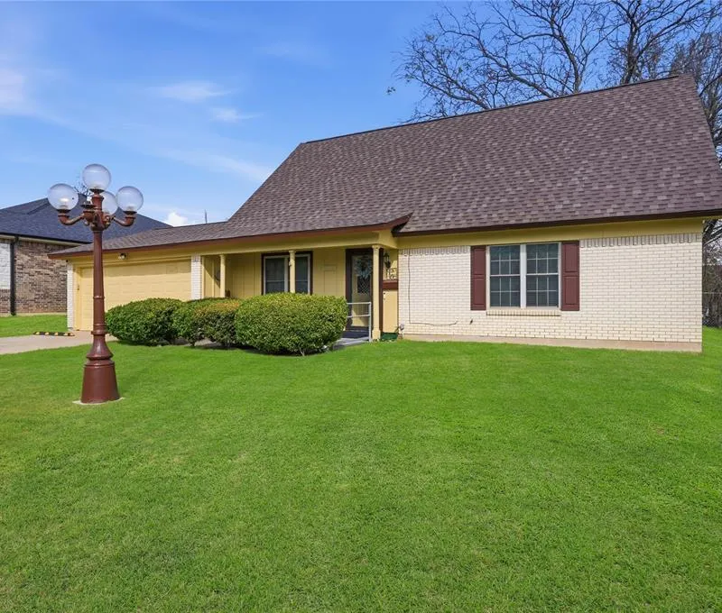 6805 Wagonet Road, Forest Hill TX 76140