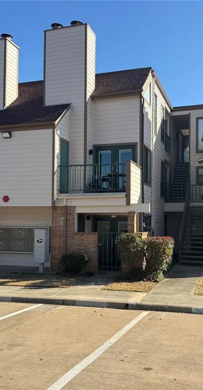 2300 Bamboo Drive # N306, Arlington TX 76006