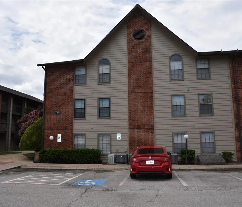 218 N Texas Boulevard # 113, Denton TX 76201