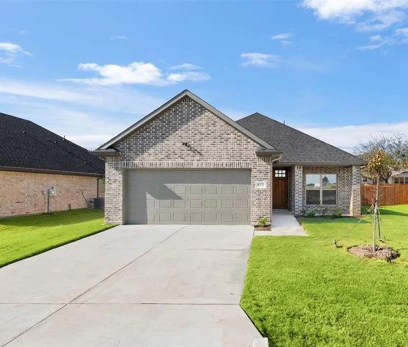 613 Escovedo Drive, Italy TX 76651