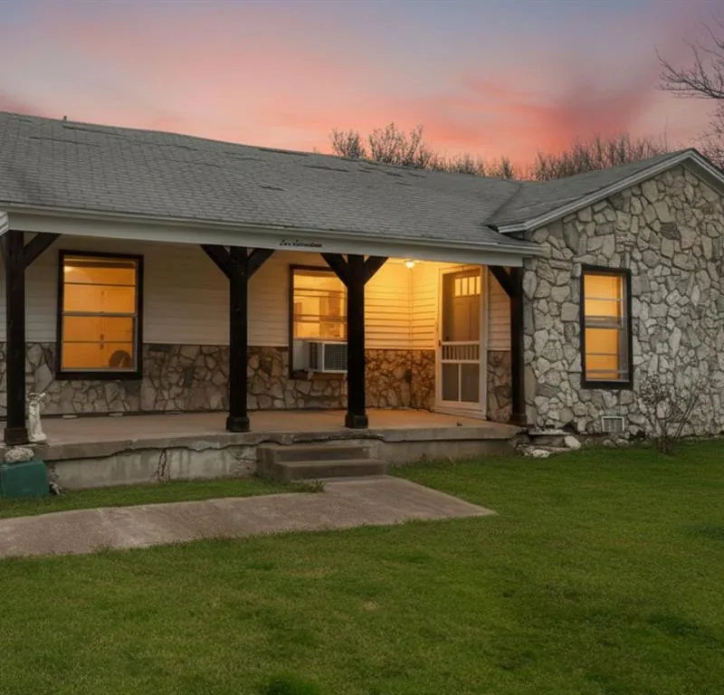 617 E 5th Street, Ferris TX 75125