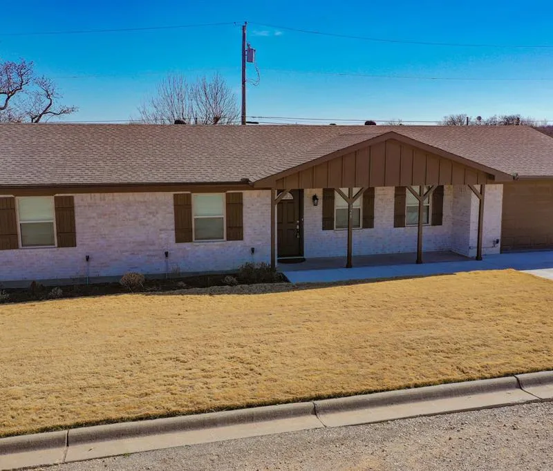 128 Oak Creek Street, Jacksboro TX 76458