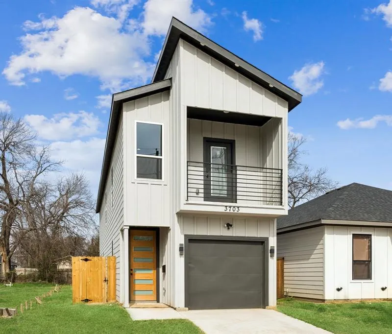 3703 York Street, Dallas TX 75210