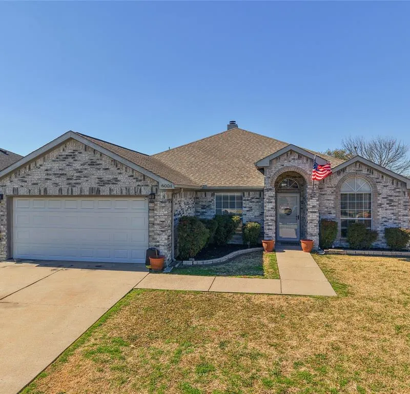 6004 Ten Wood Court, Arlington TX 76018