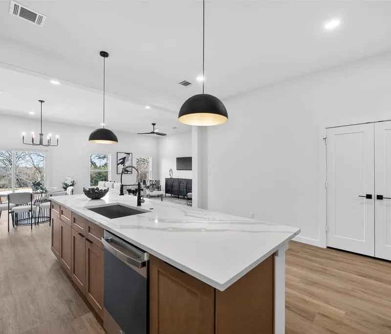 555 Burrell Drive, Dallas TX 75232