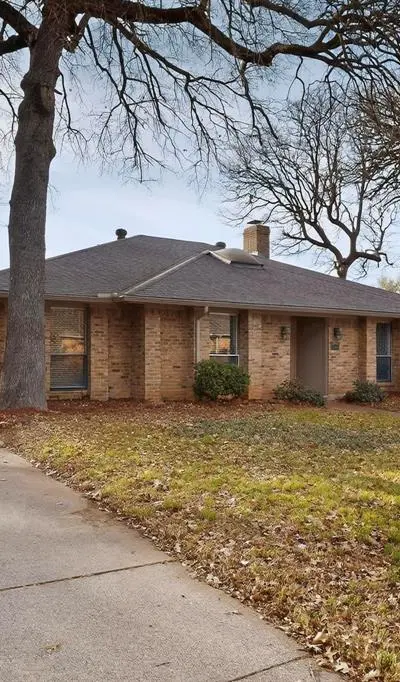 2712 Lincoln Drive, Arlington TX 76006 - Photo 4