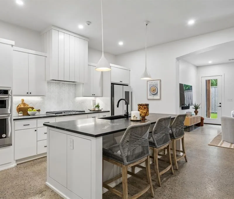 5104 Vandelia Street, Dallas TX 75235