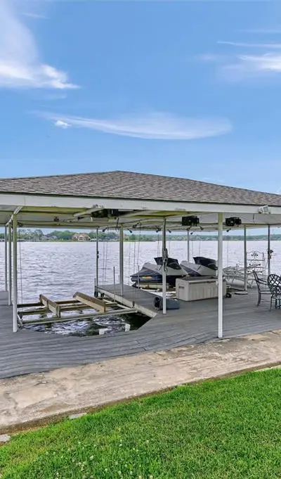 105 Cheyenne Drive, Lake Kiowa TX 76240 - Photo 4