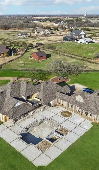 1026 Gene Perry Court, Bartonville TX 76226 - Photo 5