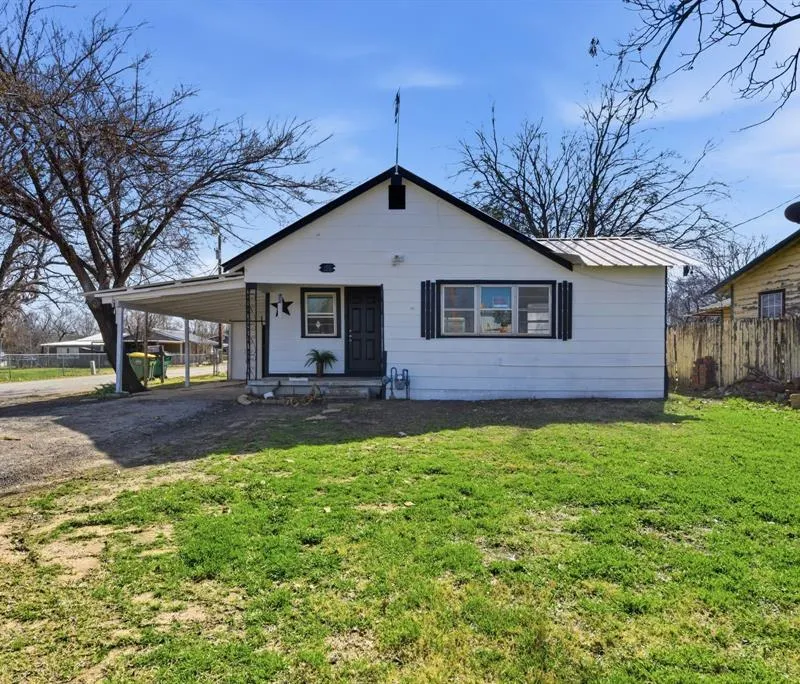 116 E Lipan Drive, Lipan TX 76462