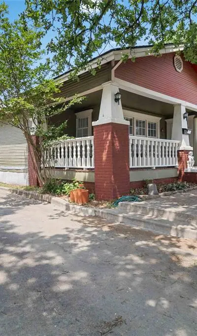409 N Sylvania Avenue, Fort Worth TX 76111 - Photo 2