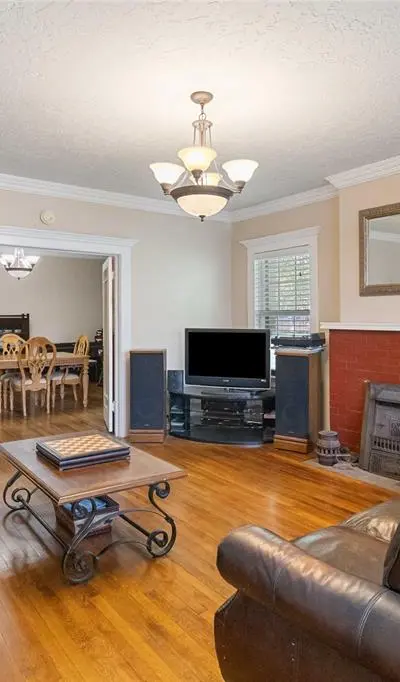 409 N Sylvania Avenue, Fort Worth TX 76111 - Photo 5