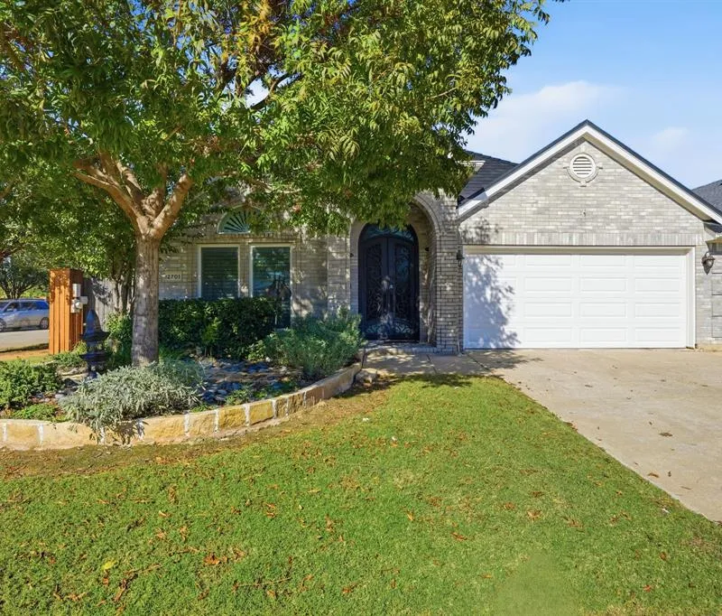 12701 Beech Tree Lane, Fort Worth TX 76040