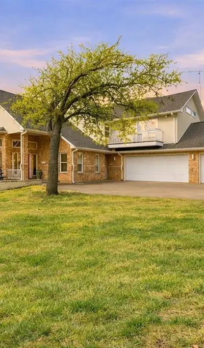 143 Blackfoot Trail, Lake Kiowa TX 76240 - Photo 2