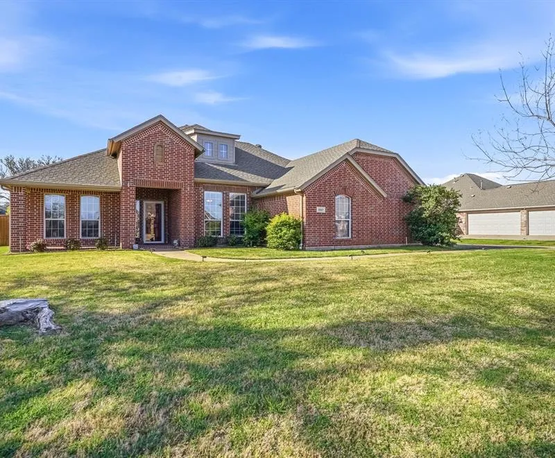 207 Moonlit Path Drive, Shady Shores TX 76208