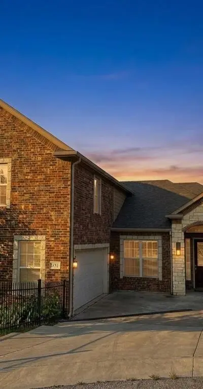2700 Refugio Avenue, Fort Worth TX 76164 - Photo 4