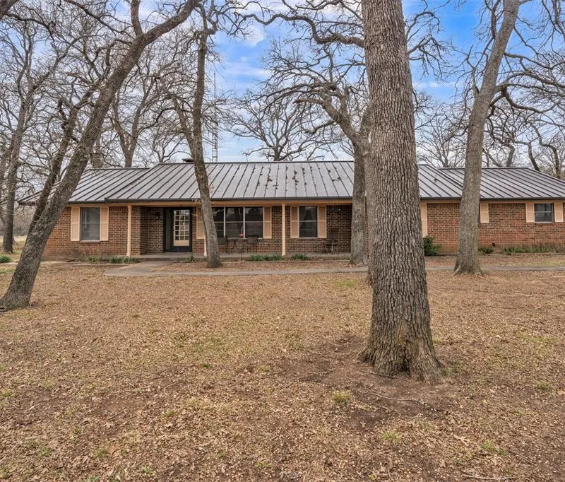 5400 County Road 402, Grandview TX 76050