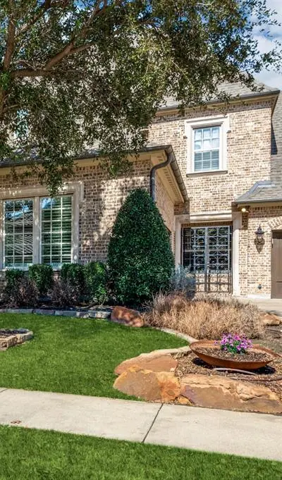 647 Fountainview Drive, Irving TX 75039 - Photo 3