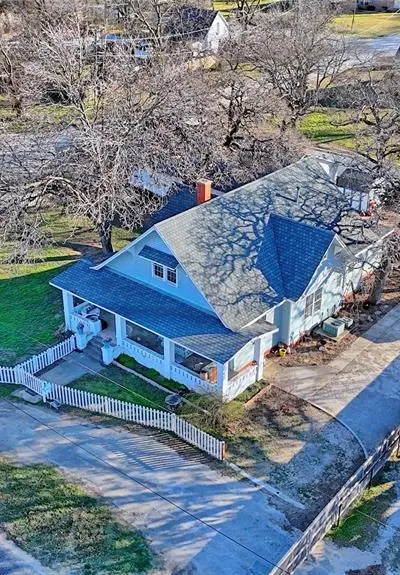 403 W Franklin Street, Alvord TX 76225