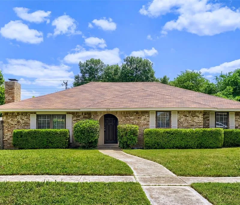 814 Oakbluff Drive, Lancaster TX 75146