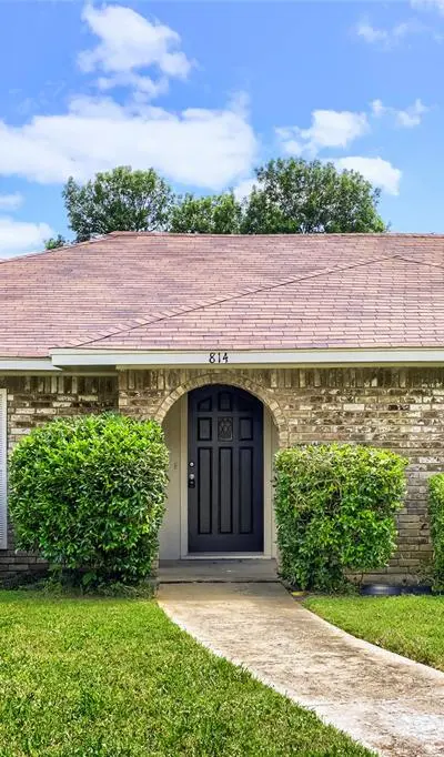 814 Oakbluff Drive, Lancaster TX 75146 - Photo 3