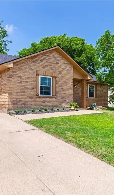720 Sandstone Drive, Fort Worth TX 76120 - Photo 3